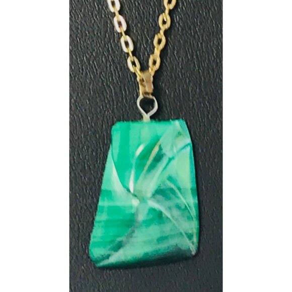 Unbranded Jewelry - Vintage Carved Malachite Pendant Necklace Gold Tone